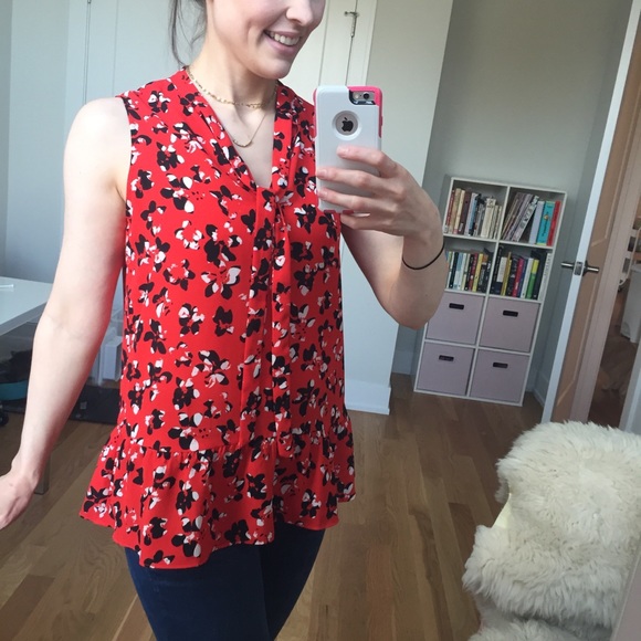 BR Tie-Neck Flouncy Red Top - Picture 4 of 11